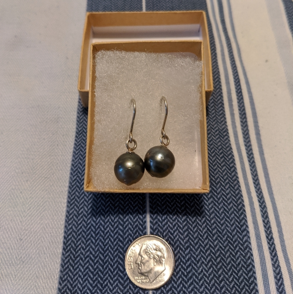 Brand New Authentic Black Pearl Drop Earrings NWOT
